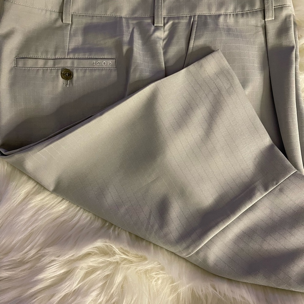 🎉HP 7/28/22🎉 IZOD Mens Golf Shorts Silver Size 42 - Picture 7 of 9